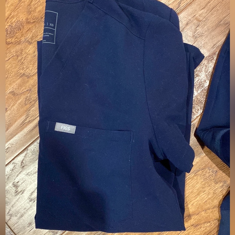 Womens figs scrub top XS